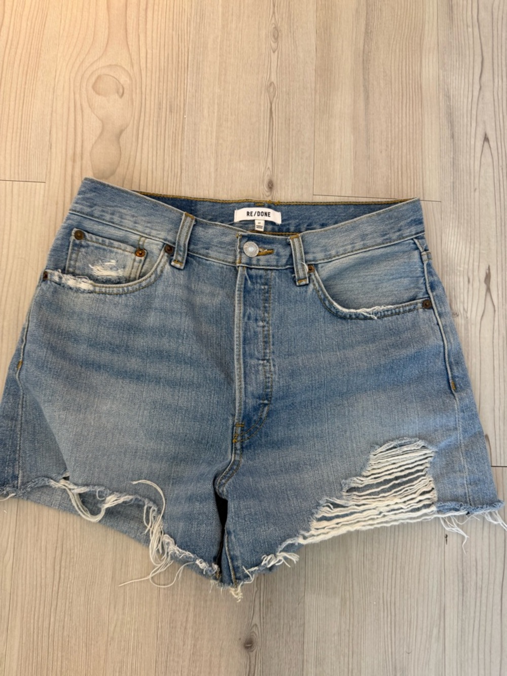 Re/Done Aged Indigo Destroy 90’s Short